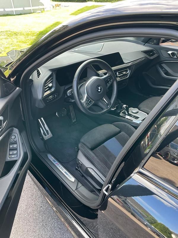 Gebraucht BMW M135 306 PS (225 kW) 2023 Schwarz Kleinwagen