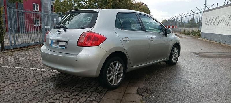 Gebraucht Toyota Auris 126 PS (92 kW) 2008 Silber Limousine