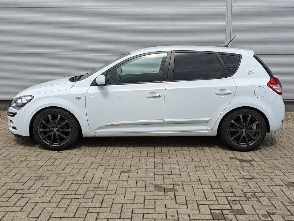 Occasion Kia Ceed Edition 7 90 ch (66 kW) 2012 Blanc Citadine