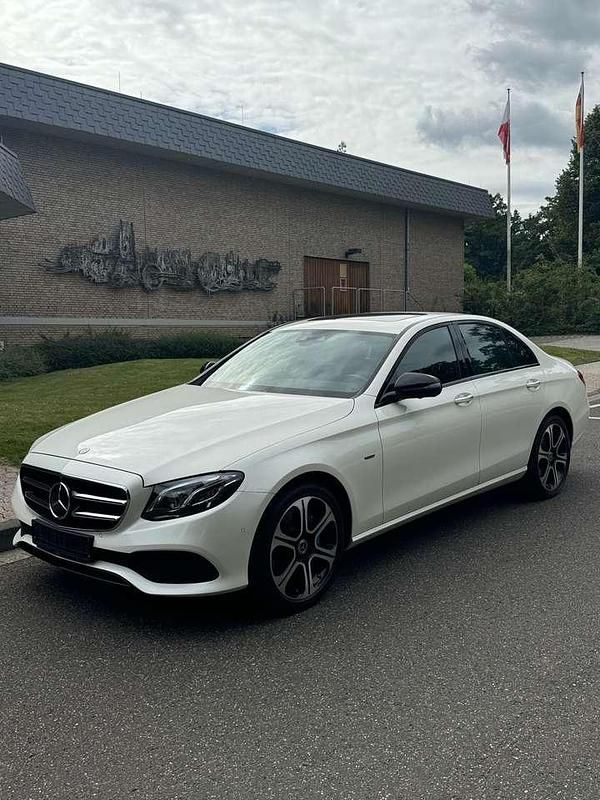 Gebraucht Mercedes E350 211 PS (155 kW) 2017 Weiß Limousine