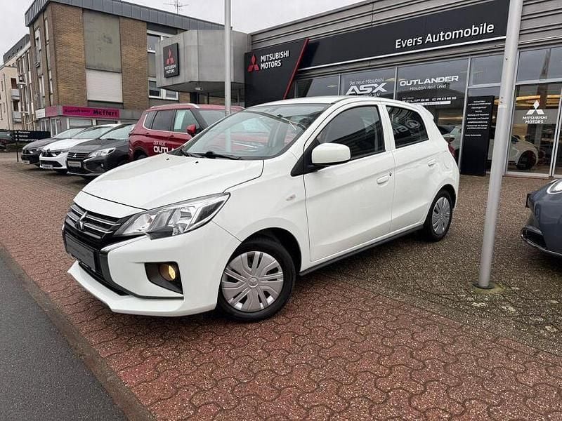 Gebraucht Mitsubishi Space Star Spirit 71 PS (52 kW) 2021 Islandweiß Kleinwagen