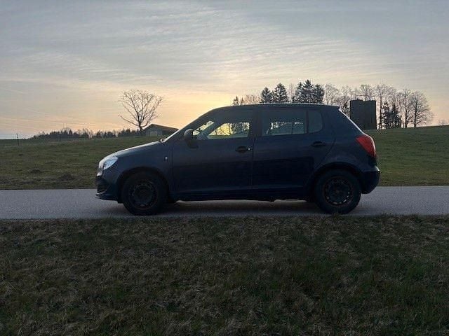 Usata Skoda Fabia 60 CV (44 kW) 2013 Blu Utilitaria