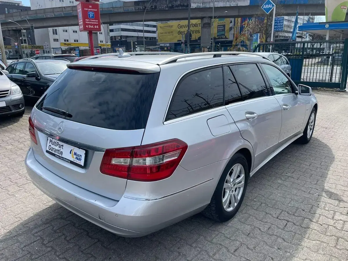 Gebraucht Mercedes E220 170 PS (125 kW) 2010 Silber Kombi