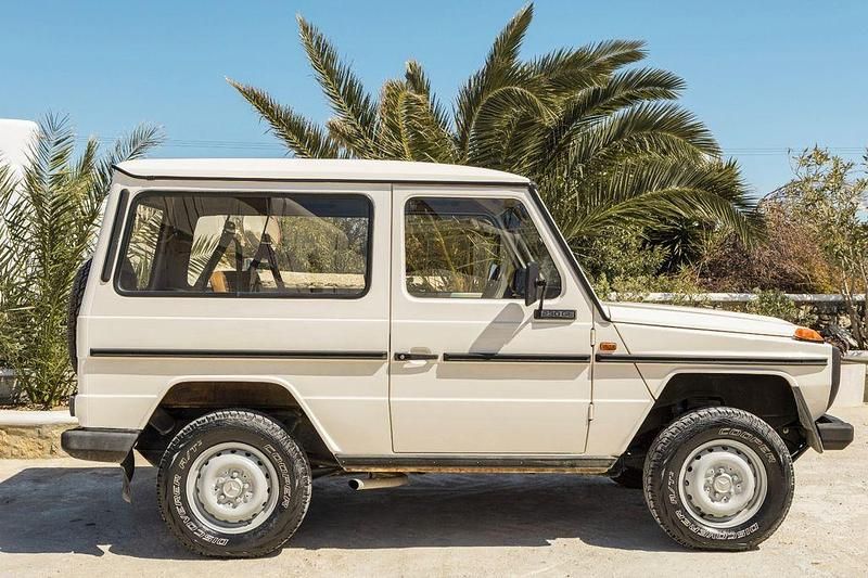 Gebraucht Mercedes G230 131 PS (96 kW) 1982 Weiß SUV