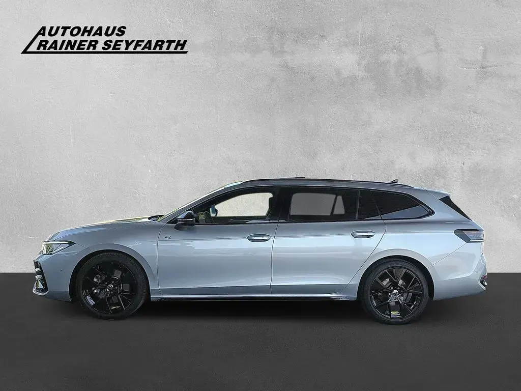 Gebraucht VW Passat R-line 193 PS (141 kW) 2025 Silber Kombi