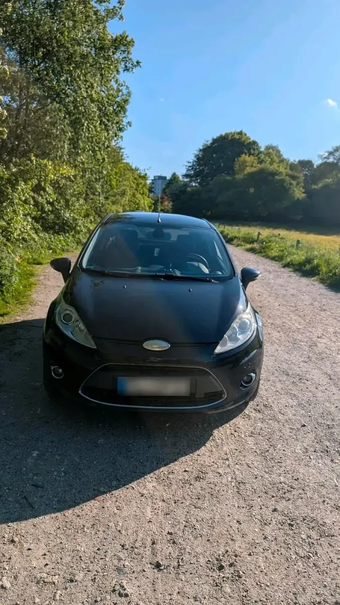 Gebraucht Ford Fiesta 90 PS (66 kW) 2009 Schwarz Limousine