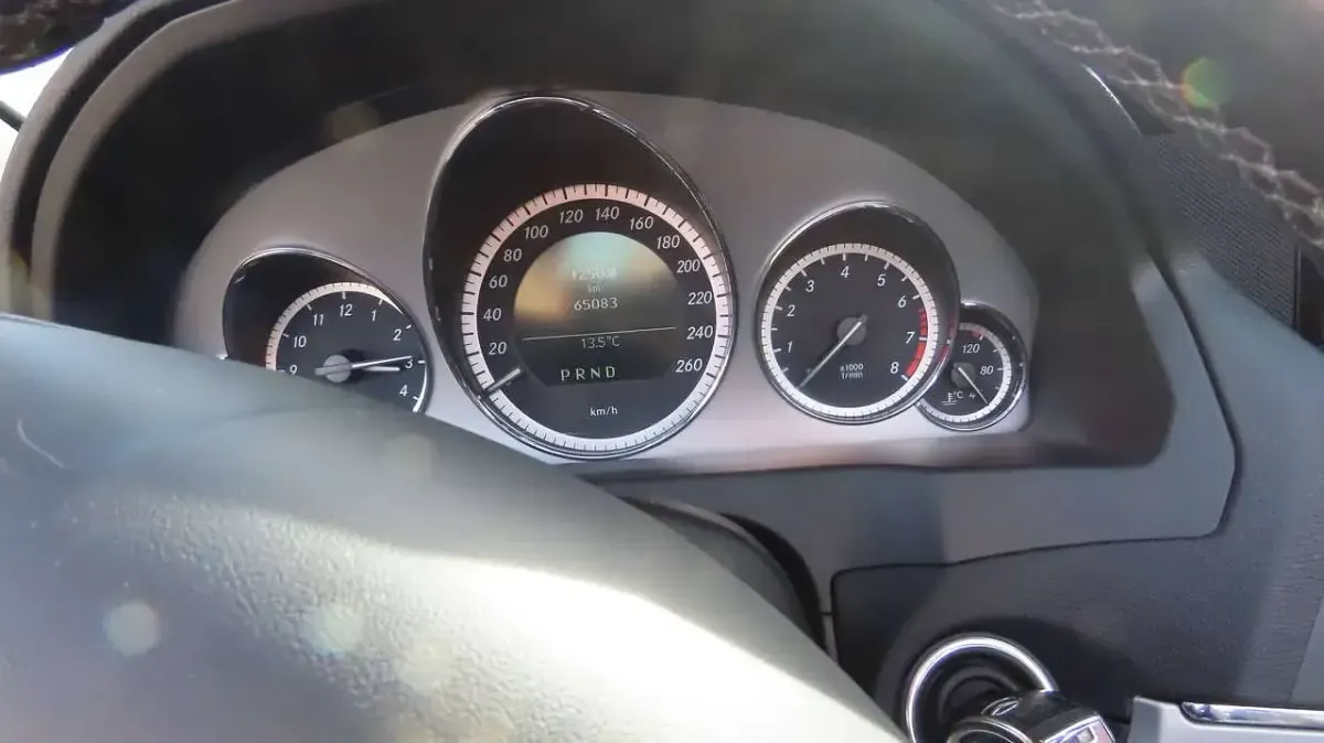 Gebraucht Mercedes E200 Elegance 184 PS (135 kW) 2010 Cabrio