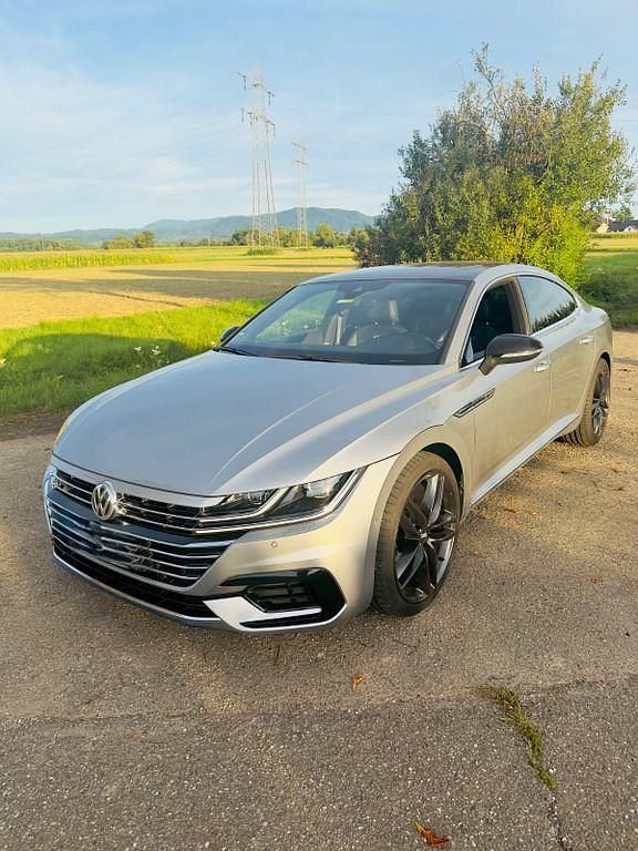 Silber Gebraucht 2018 VW Arteon R-line Limousine | 24.500 € (Fairer Preis) - Bild 1/4