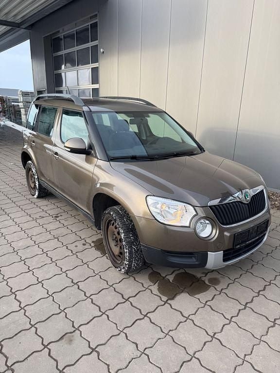 Braun Gebraucht 2011 Skoda Yeti SUV | 3.900 € (Superpreis) - Bild 1/4