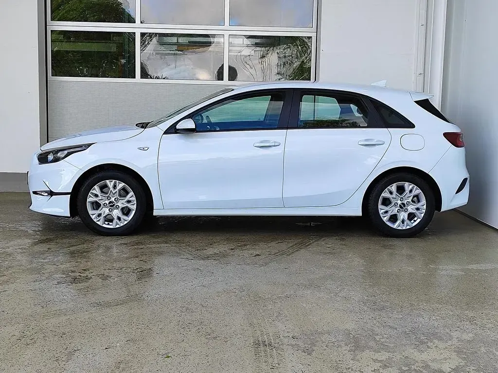 Usado Kia Ceed Play 160 CV (117 kW) 2023 Blanco Utilitario
