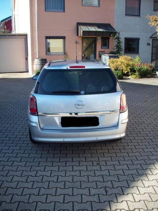 Gebraucht Opel Astra Edition 110 PS (80 kW) 2008 Silber metallic Kombi