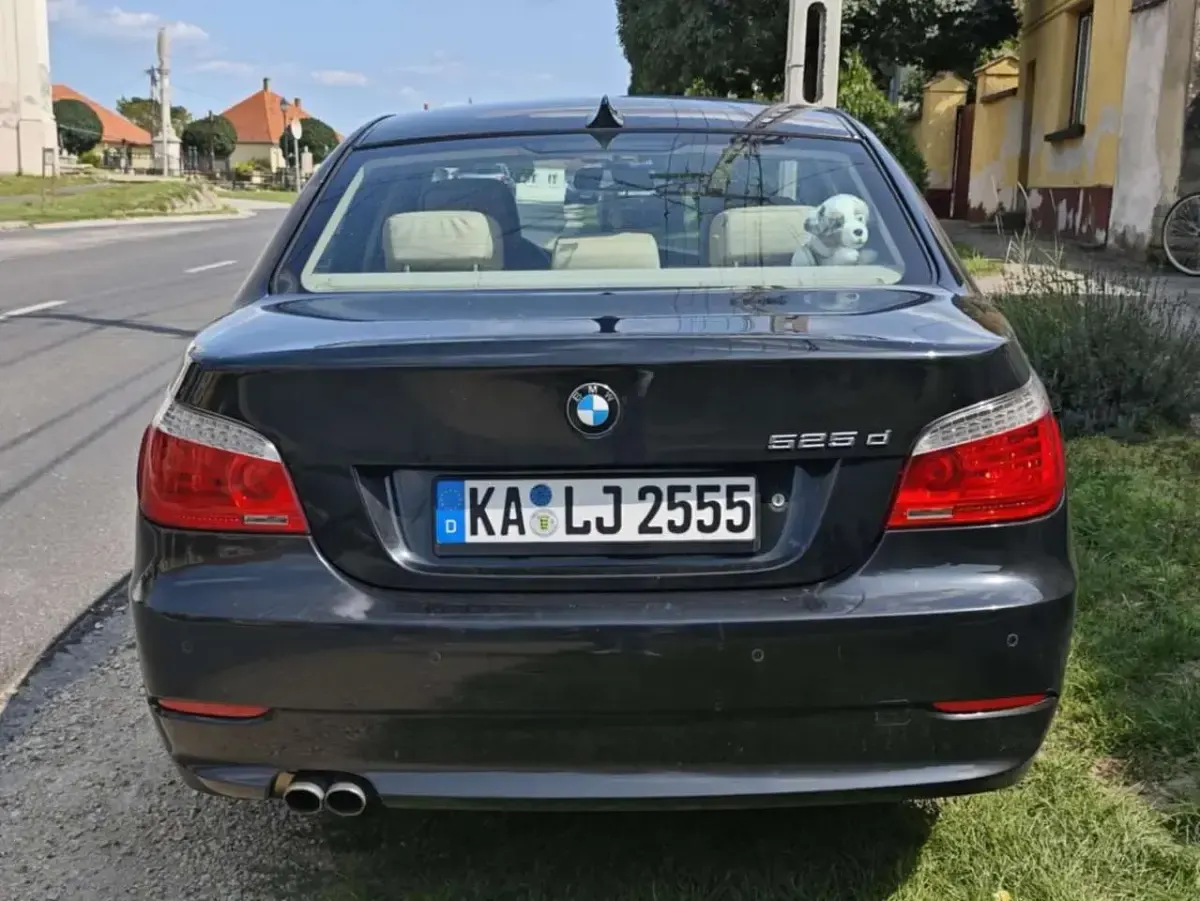 Gebraucht BMW 525 197 PS (144 kW) 2009 Schwarz Limousine