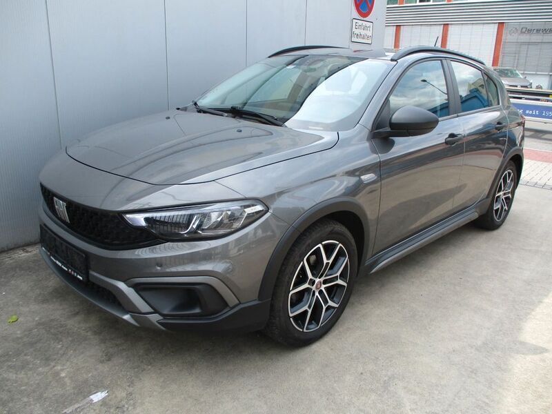 Gebraucht Fiat Tipo Cross 101 PS (74 kW) 2021 Grau Limousine