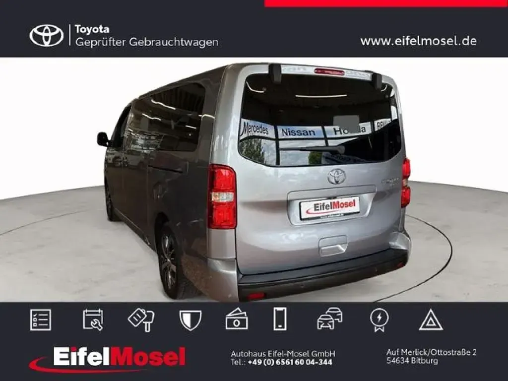 Gebraucht Toyota Proace Verso Club 177 PS (130 kW) 2024 Silver metallic Kombi
