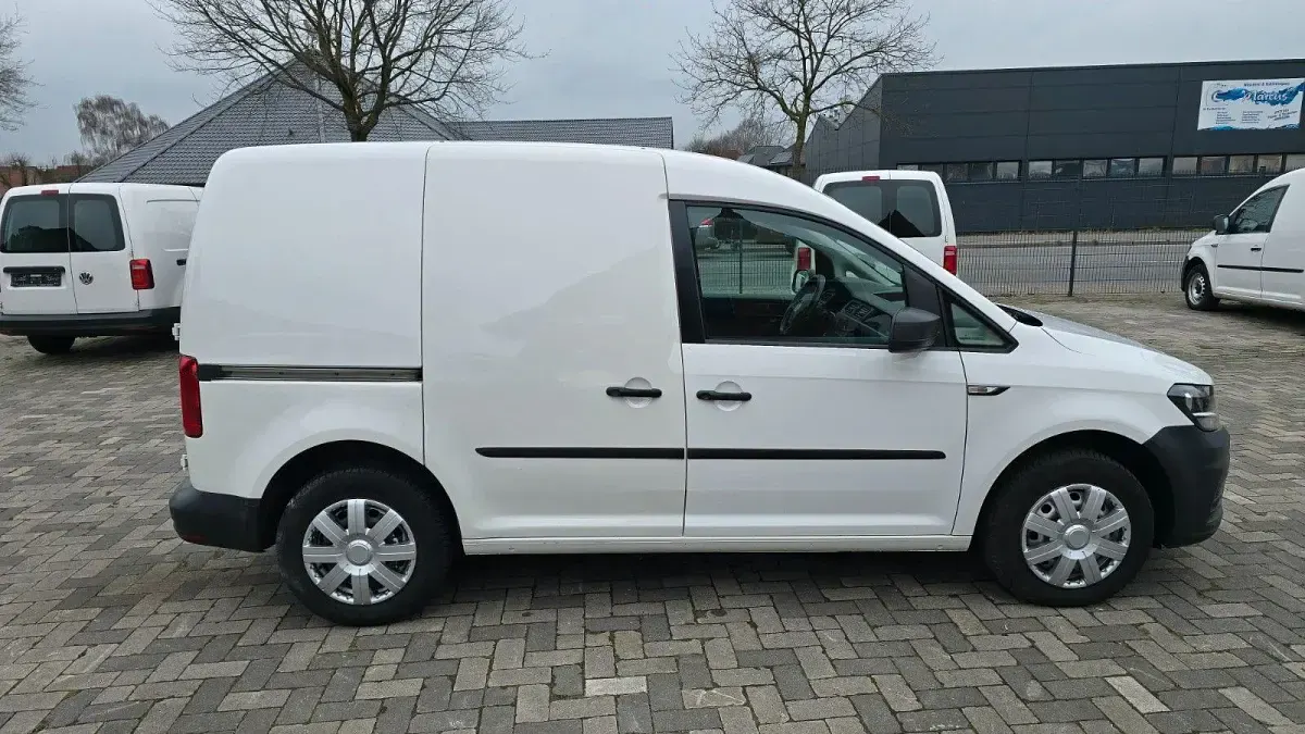Second-hand VW Caddy 75 CP (55 kW) 2020 Alb Monovolum