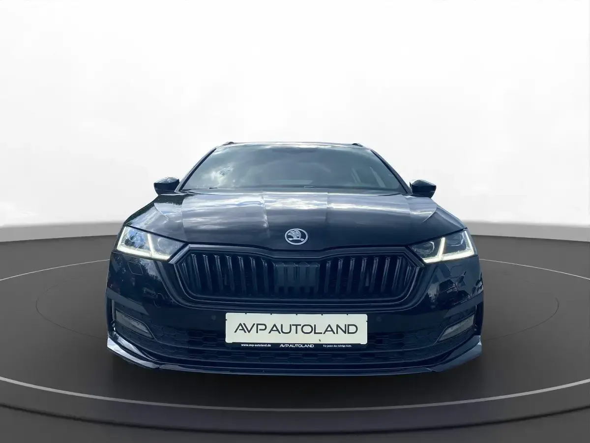 Gebraucht Skoda Octavia SportLine 190 PS (139 kW) 2022 Schwarzmagic perleffekt Kombi