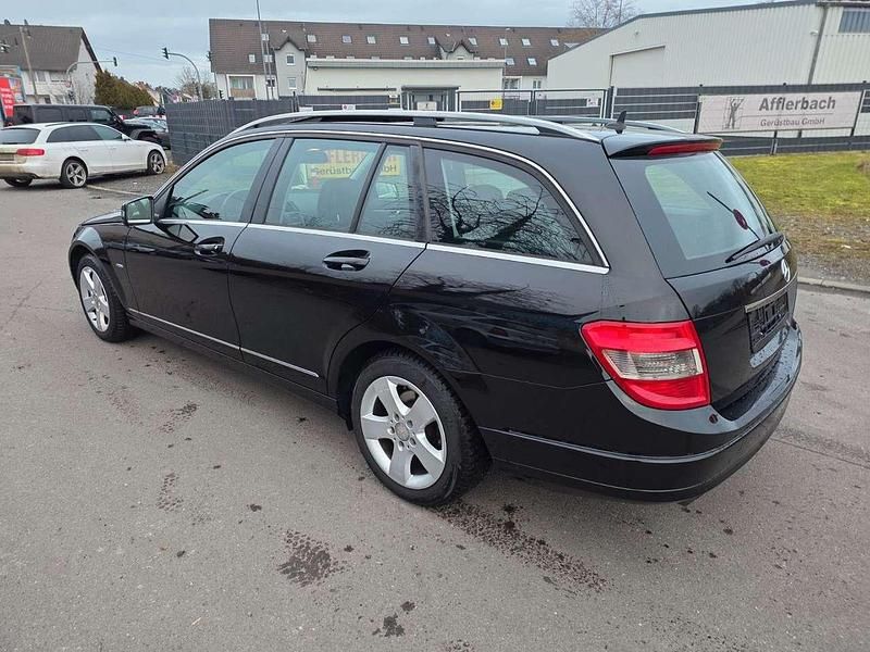 Gebraucht Mercedes C200 136 PS (100 kW) 2011 Obsidianschwarz Kombi