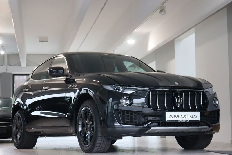Schwarz(metallic) Gebraucht 2018 Maserati Levante GranLusso SUV | 39.880 € (Fairer Preis) - Bild 1/4