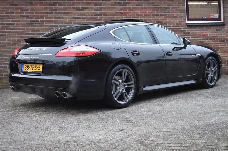 Gebraucht Porsche Panamera 333 PS (244 kW) 2011 Schwarz Kleinwagen