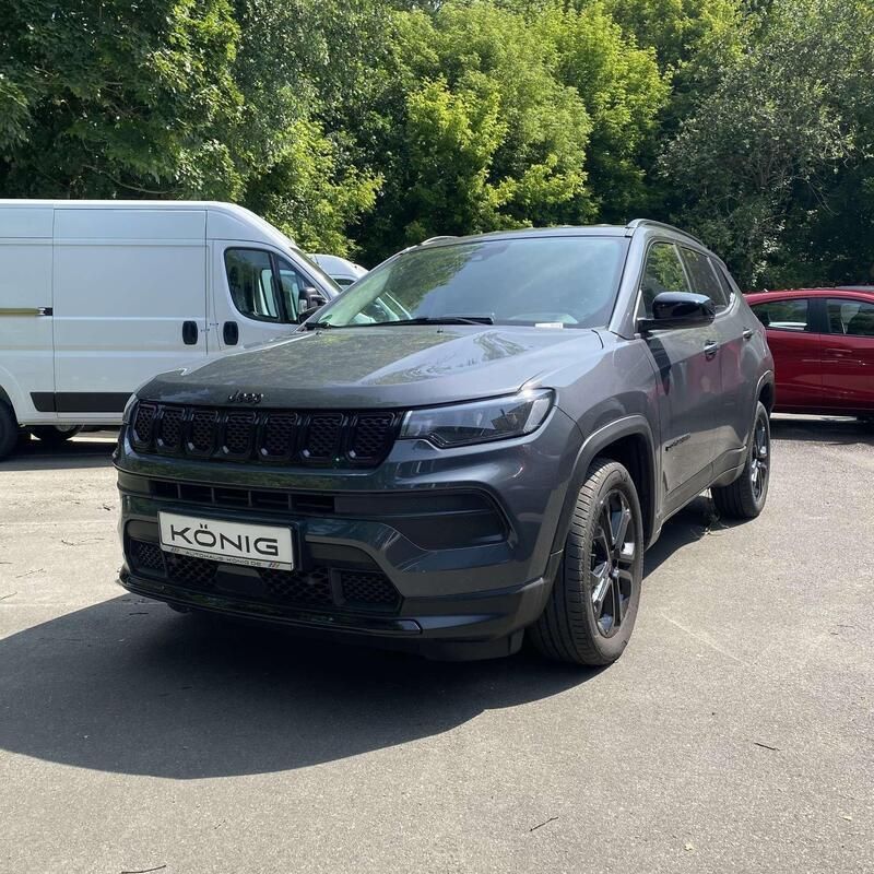 Grau Gebraucht 2024 Jeep Compass Night Eagle SUV | 29.777 € (Guter Preis) - Bild 1/4