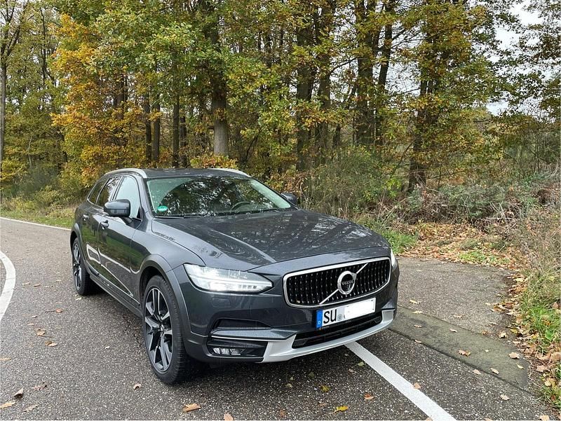 Schwarz Gebraucht 2019 Volvo V90 CC Kombi | 33.500 € (Fairer Preis) - Bild 1/4