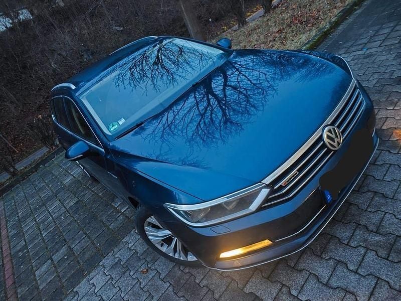 Blau Gebraucht 2015 VW Passat Highline Kombi | 13.500 € (Superpreis) - Bild 1/4