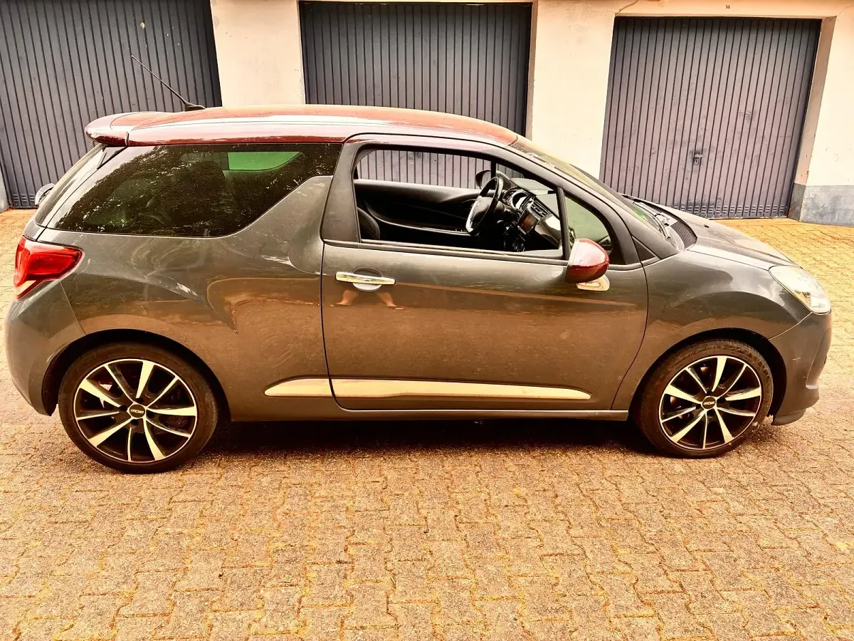 Gebraucht Citroën DS3 156 PS (114 kW) 2012 Grau Kleinwagen