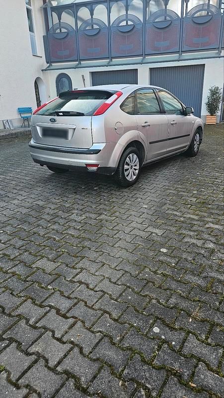 Gebraucht Ford Focus 109 PS (80 kW) 2007 Grau Limousine