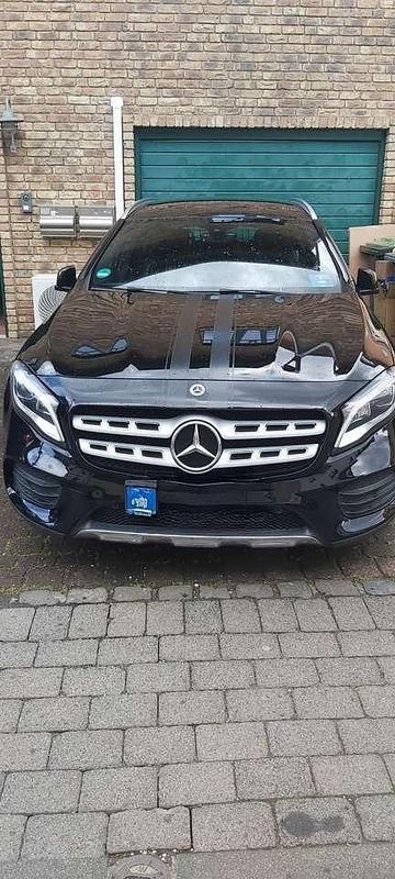 Gebraucht Mercedes GLA220 177 PS (130 kW) 2017 Schwarz SUV