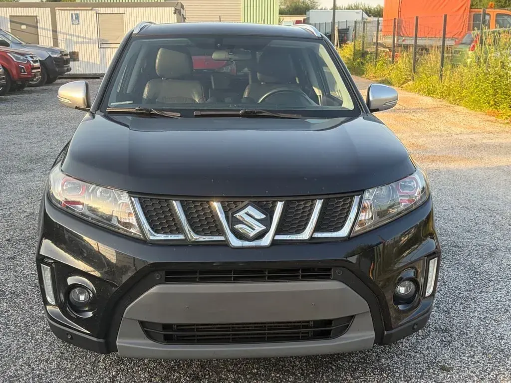 Gebraucht Suzuki Vitara 140 PS (102 kW) 2018 Schwarz SUV