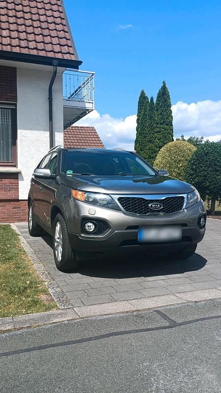 Grau Gebraucht 2011 Kia Sorento SUV | 9.000 € (Teuer) - Bild 1/4
