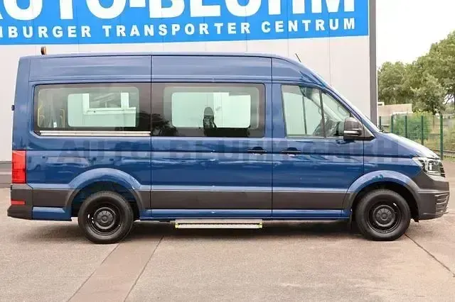 Gebraucht VW Crafter 102 PS (75 kW) 2021 Deep ocean blue Van