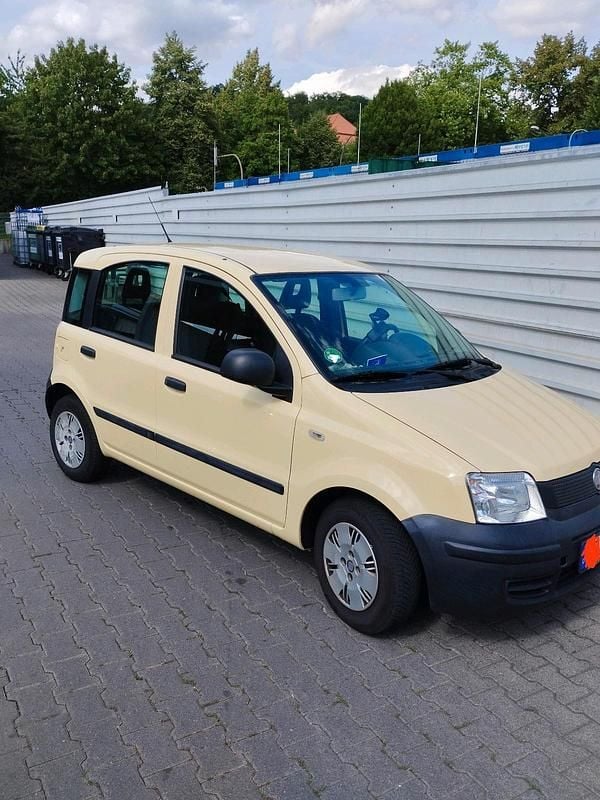Gelb Gebraucht 2010 Fiat Panda Kleinwagen | 600 € (Superpreis) - Bild 1/4