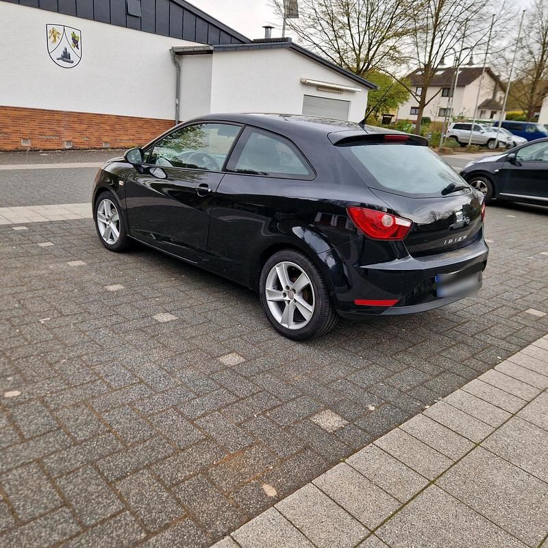 Gebraucht Seat Ibiza 69 PS (50 kW) 2012 Schwarz Kleinwagen
