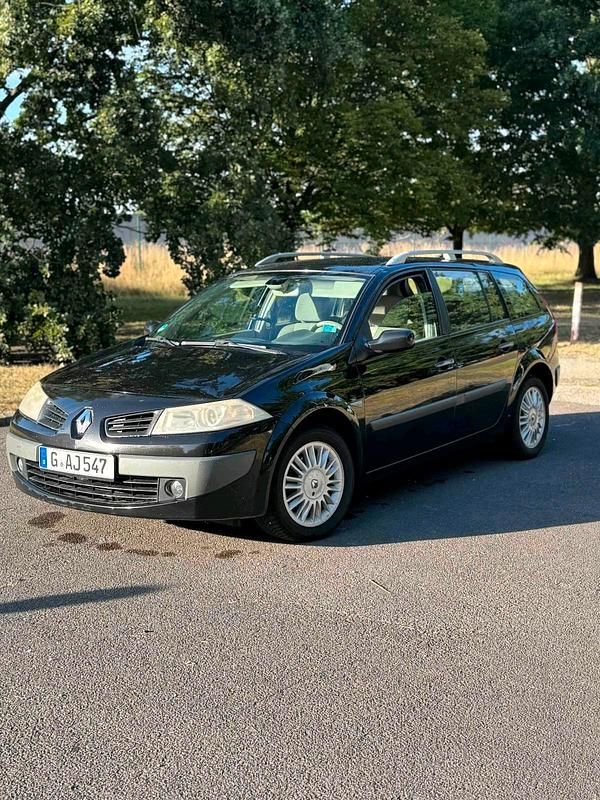 Schwarz Gebraucht 2008 Renault Mégane II Limousine | 2.600 € (Fairer Preis) - Bild 1/4