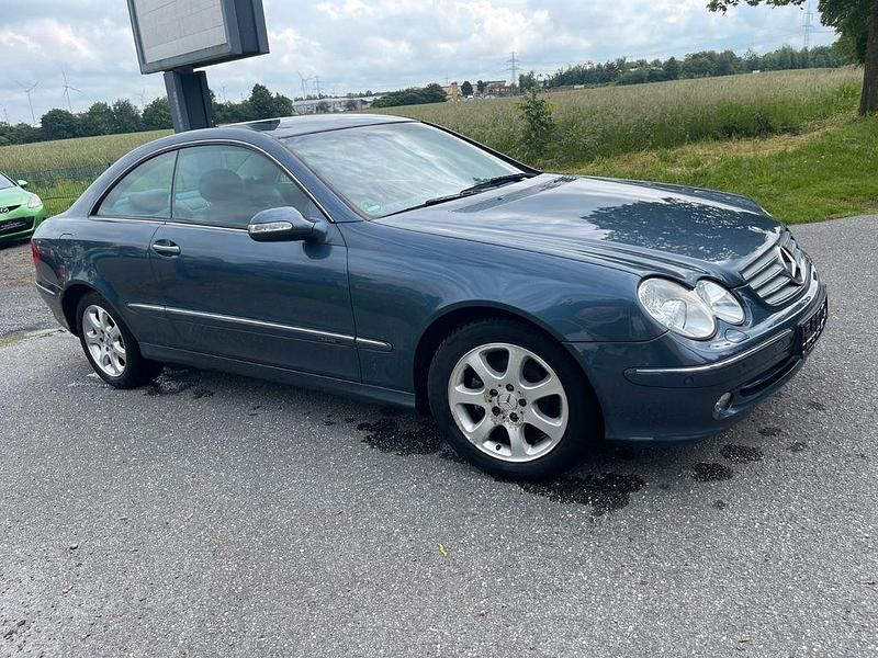Blau Gebraucht 2003 Mercedes CLK200 Coupé | 3.400 € (Fairer Preis) - Bild 1/4