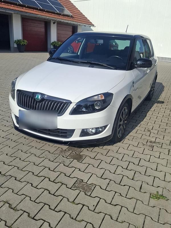 Weiß Gebraucht 2012 Skoda Fabia Monte Carlo Kleinwagen | 6.350 € - Bild 1/4