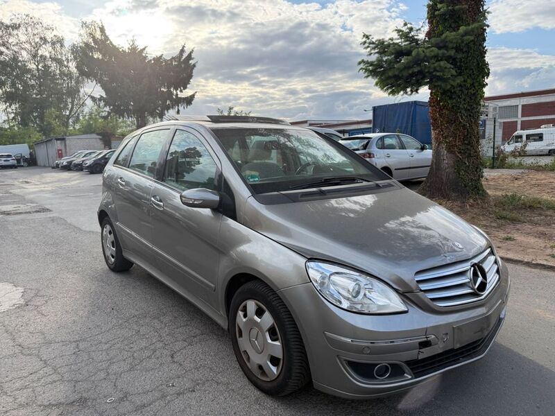 Gold Gebraucht 2007 Mercedes B200 Van / Kleinbus | 3.490 € (Superpreis) - Bild 1/4