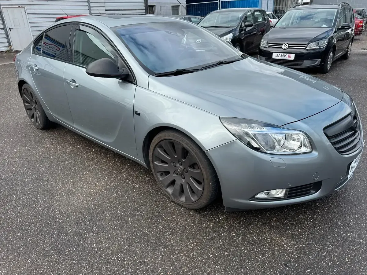 Gebraucht Opel Insignia Sport 220 PS (161 kW) 2009 Grau Limousine