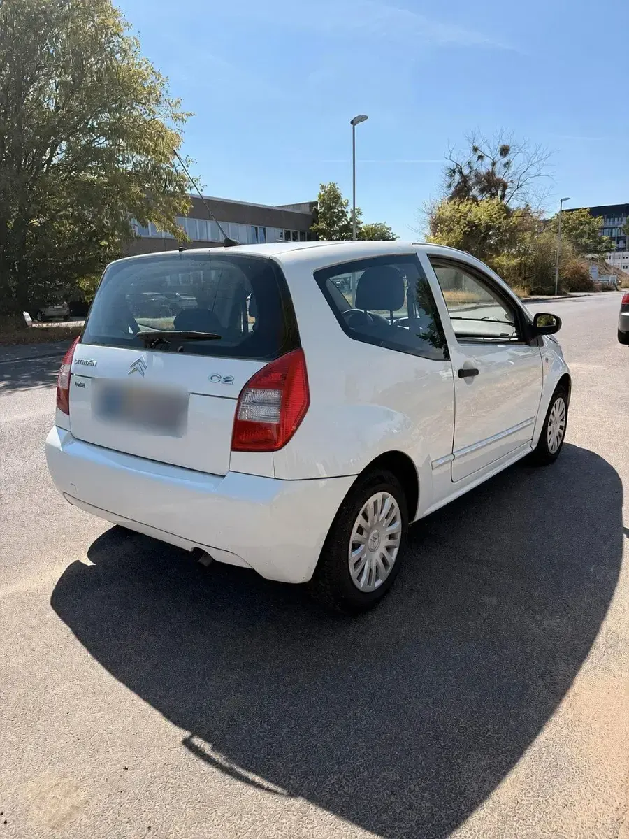 Gebraucht Citroën C2 60 PS (44 kW) 2009 Weiß Kleinwagen