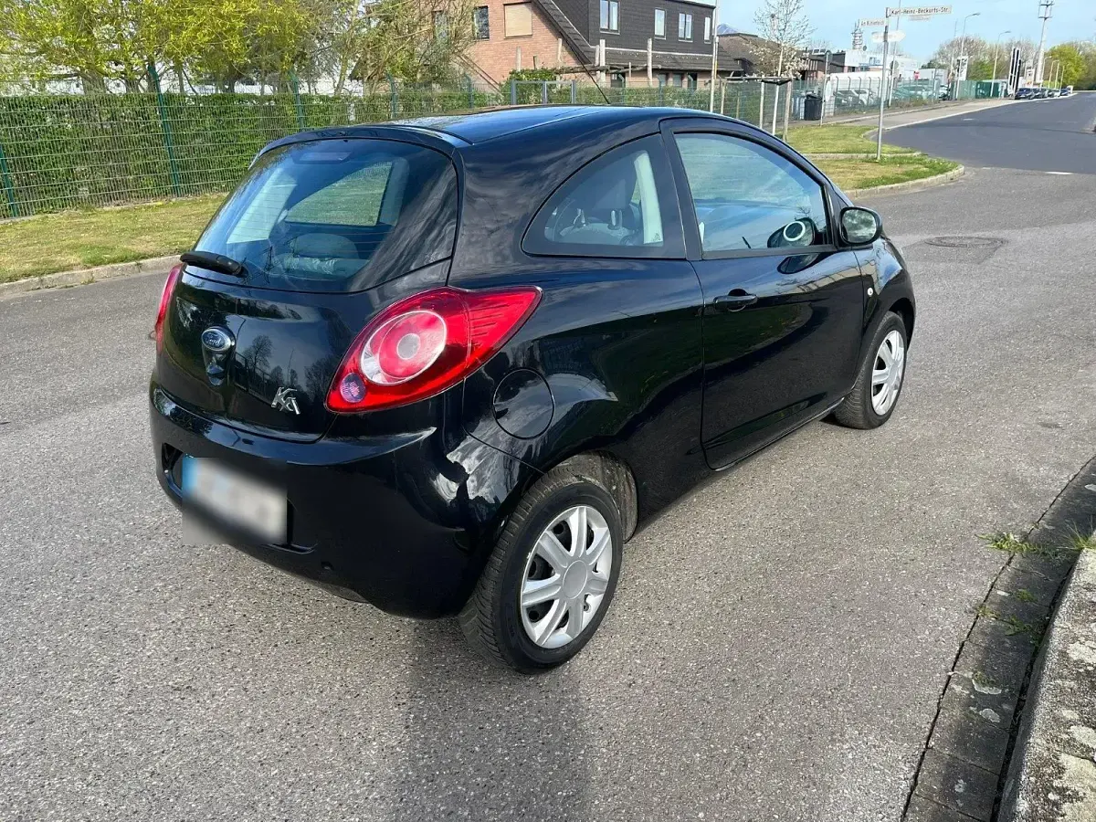 Gebraucht Ford Ka Titanium 70 PS (51 kW) 2015 Schwarz Kleinwagen