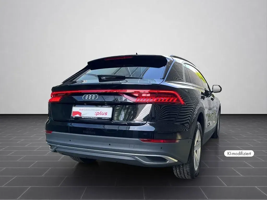Gebraucht Audi Q8 Basis 340 PS (250 kW) 2022 Mythosschwarz metallic (metallic) SUV