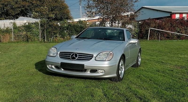 Gebraucht Mercedes SLK230 197 PS (144 kW) 2001 Silber Cabrio