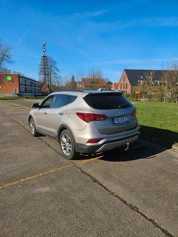 Gebraucht Hyundai Santa Fe Premium 200 PS (147 kW) 2016 Grau SUV