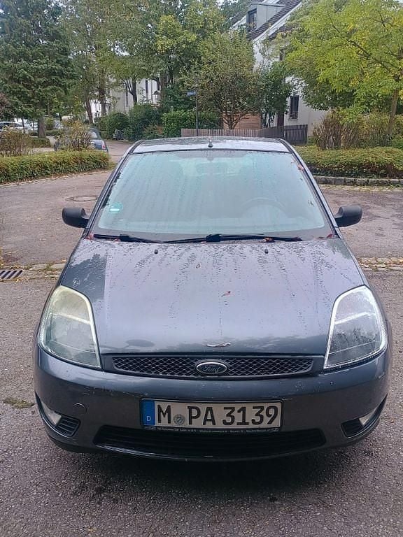 Grau Gebraucht 2005 Ford Fiesta Trend Kleinwagen | 1.200 € (Guter Preis) - Bild 1/4
