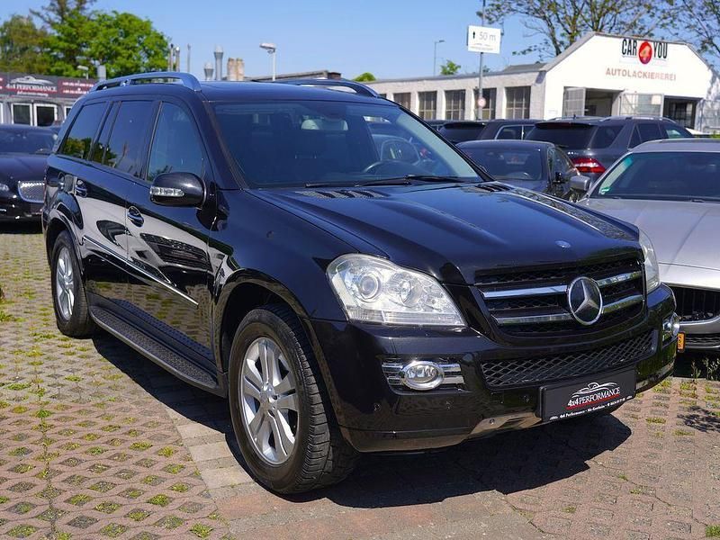 Schwarz Gebraucht 2007 Mercedes GL420 SUV | 18.995 € - Bild 1/4
