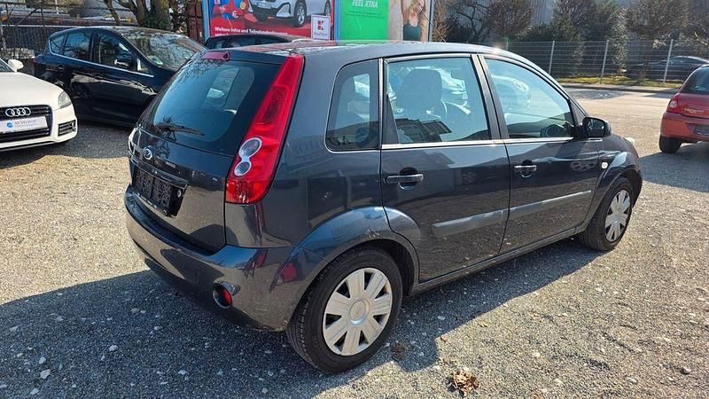 Gebraucht Ford Fiesta 80 PS (58 kW) 2008 Grau Kleinwagen