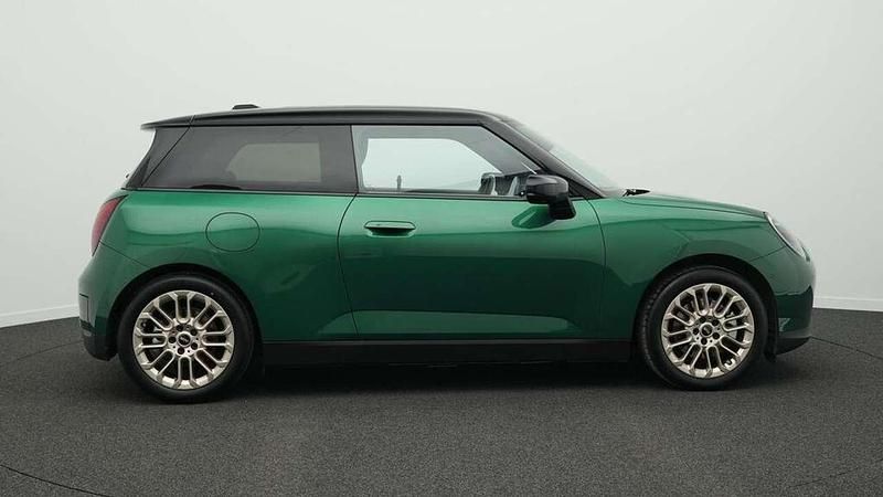 Gebraucht Mini Cooper Favoured 135 kW (184 PS) 2024 Grün Kleinwagen