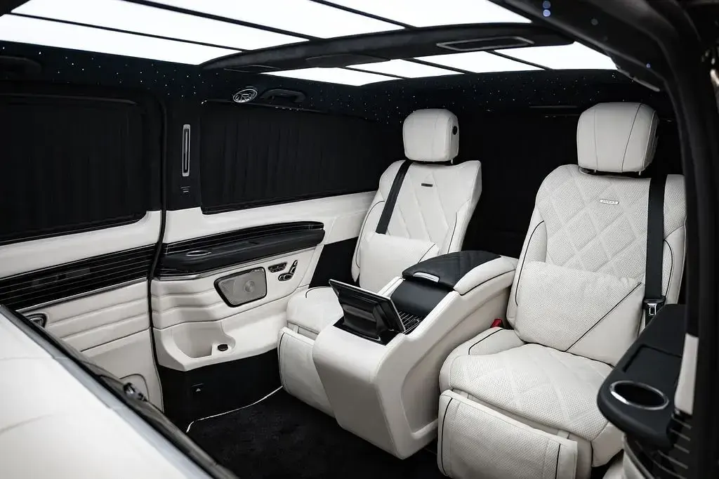 Neu Mercedes V300 237 PS (174 kW) 2025 Schwarz Van / Kleinbus