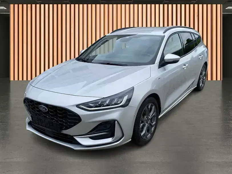 Gebraucht Ford Focus ST-Line X 155 PS (114 kW) 2024 Silber Limousine